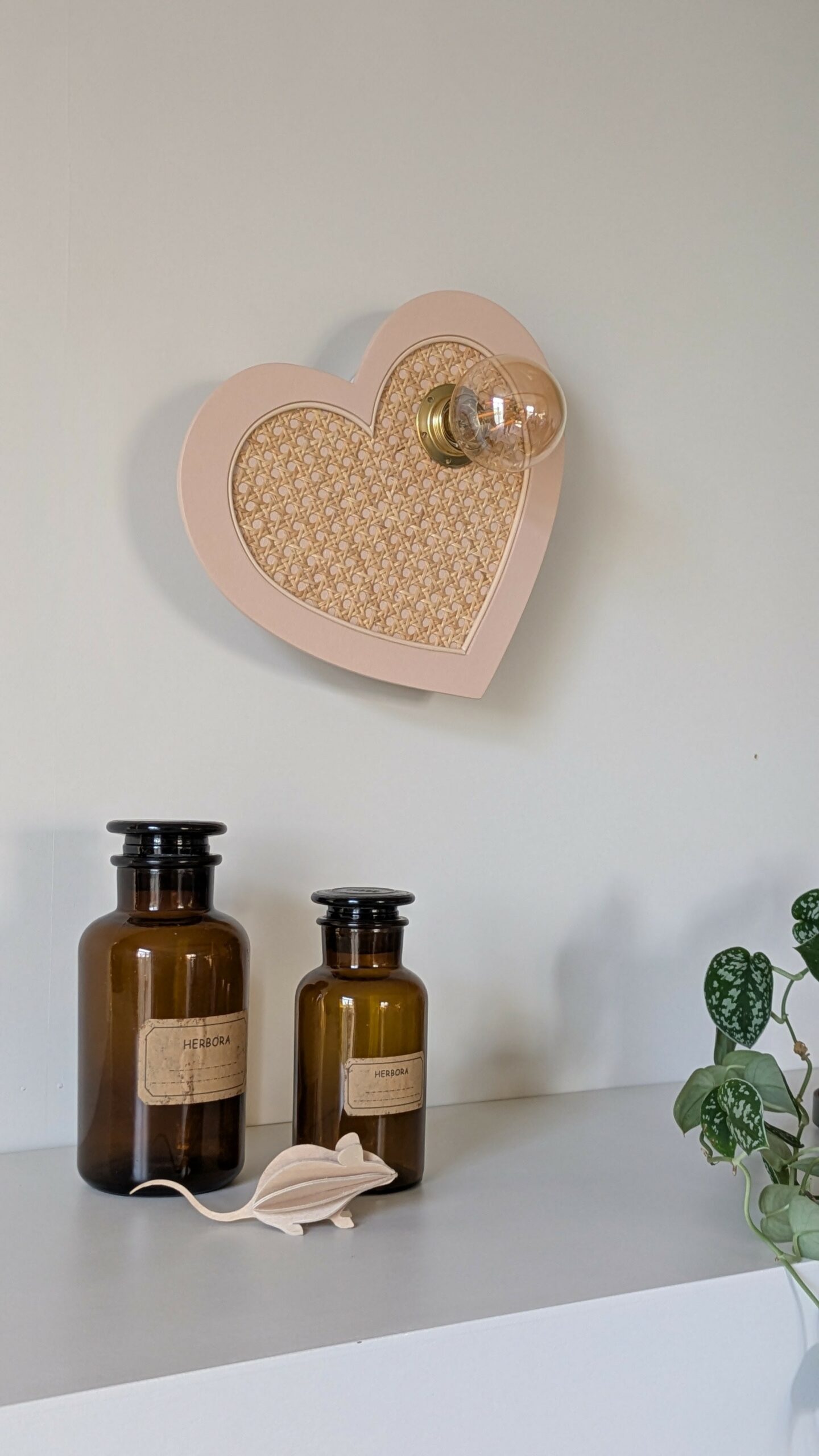 Luminaire coeur cannage bois rotin artisanal