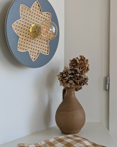 luminaire artisanal fleur bois cannage rotin