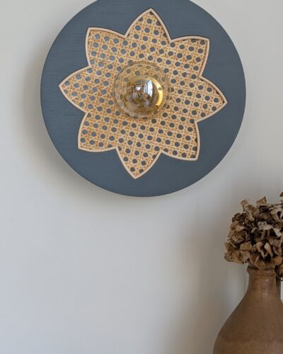 luminaire artisanal fleur bois cannage rotin