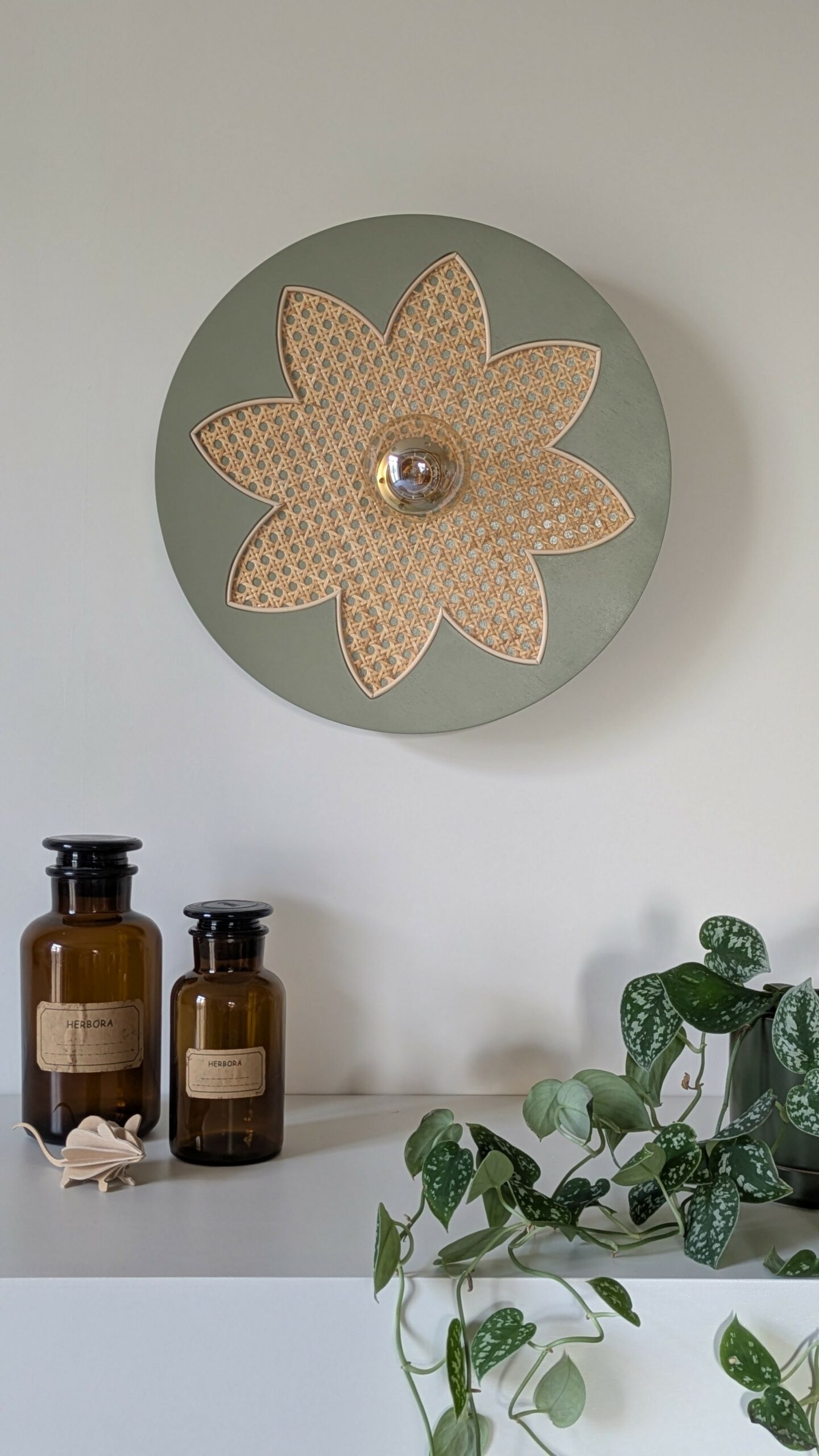 Luminaire fleur cannage bois rotin artisanal