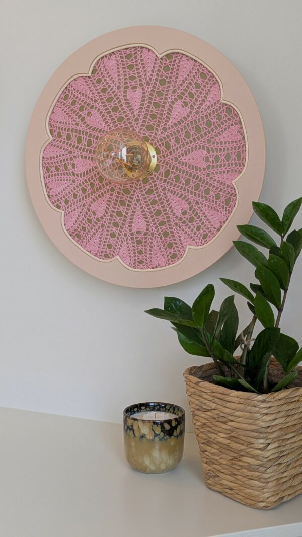 luminaire artisanal, bois rotin et napperon. Modèle unique