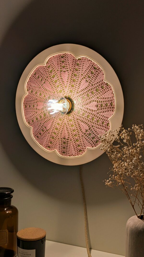 luminaire artisanal, bois rotin et napperon. Modèle unique
