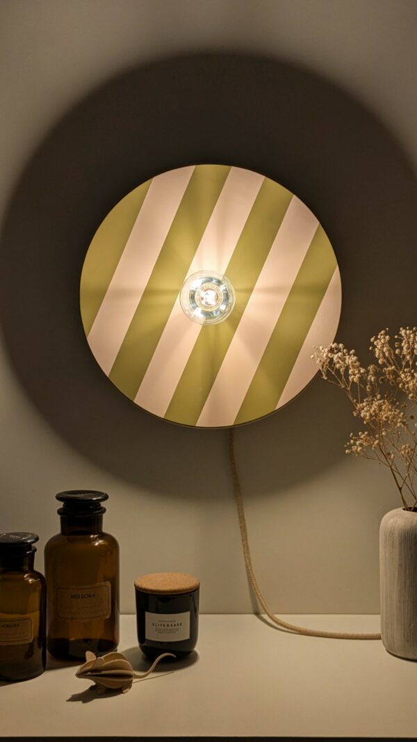 luminaire artisanal, bois rotin et napperon. Modèle unique