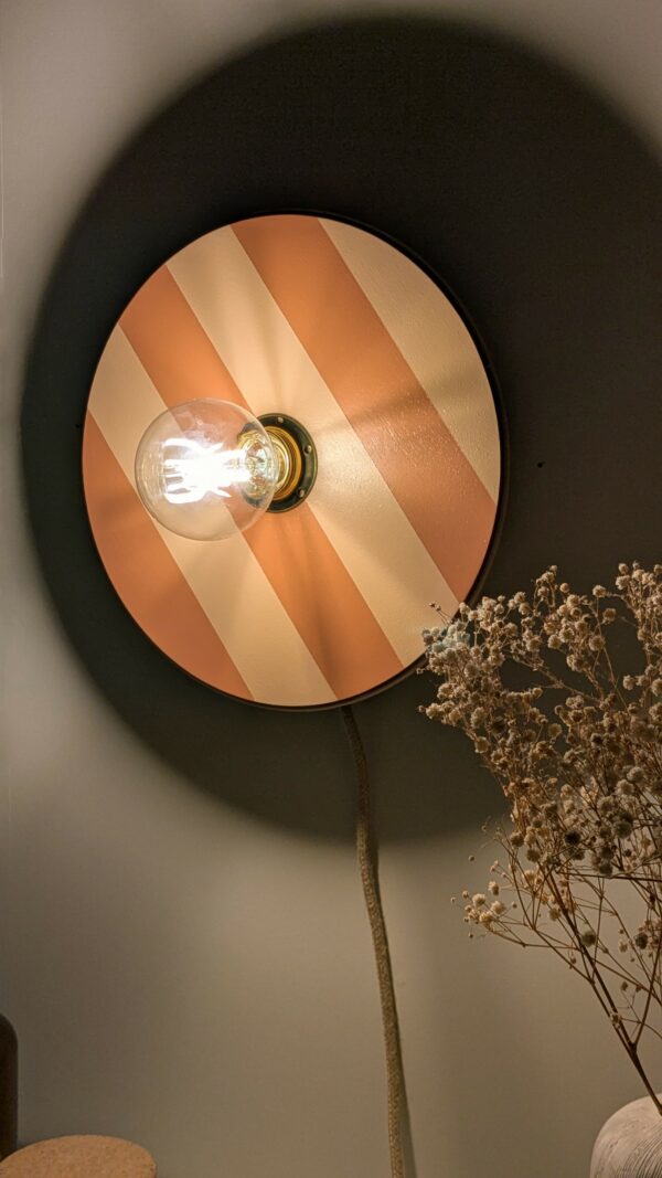 Luminaire unique artisanal. En bois napperon et rotin. 2 en 1