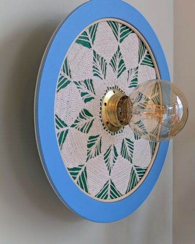 Luminaire unique artisanal. En bois napperon et rotin. 2 en 1