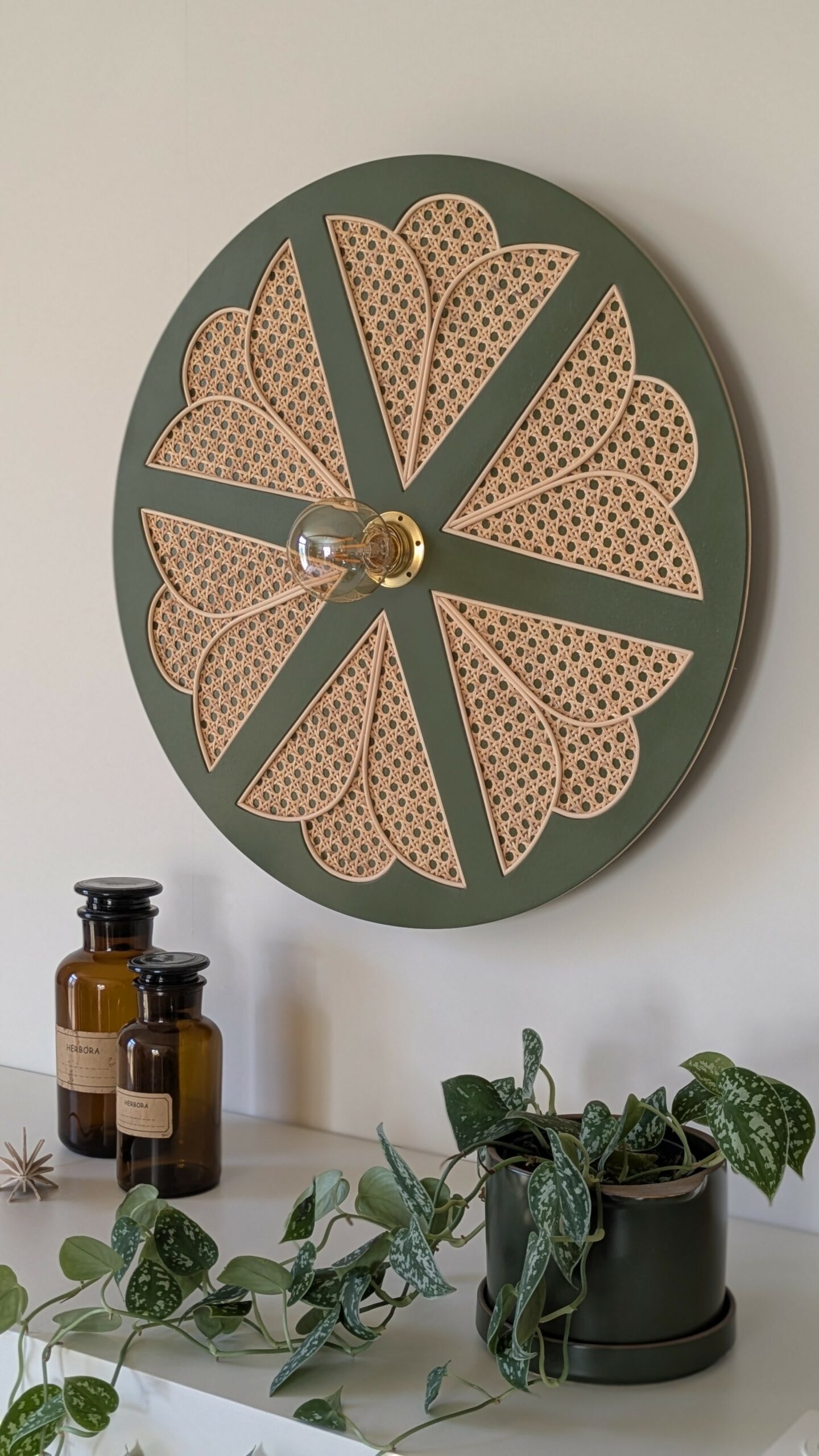 Luminaire fleur cannage bois rotin artisanal