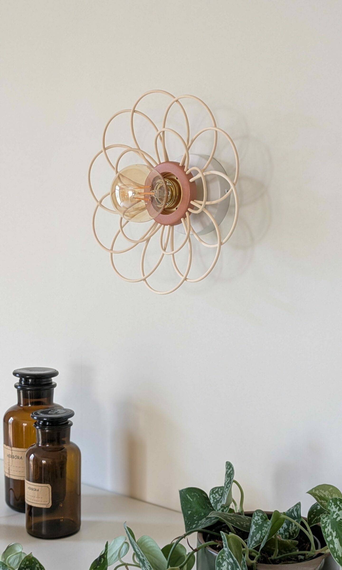 Luminaire fleur bois rotin artisanal