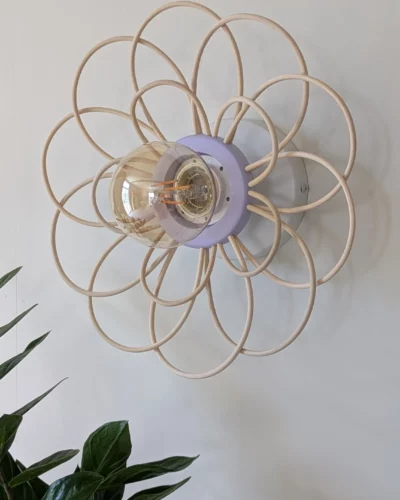 luminaire artisanal fleur rotin violet