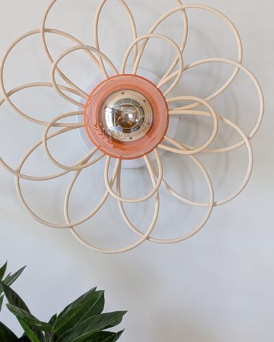 luminaire artisanal fleur rotin orange