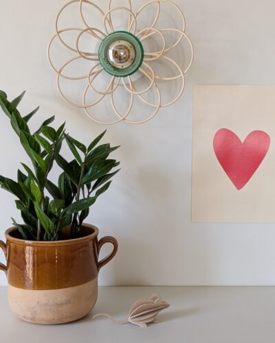 luminaire artisanal fleur rotin vert