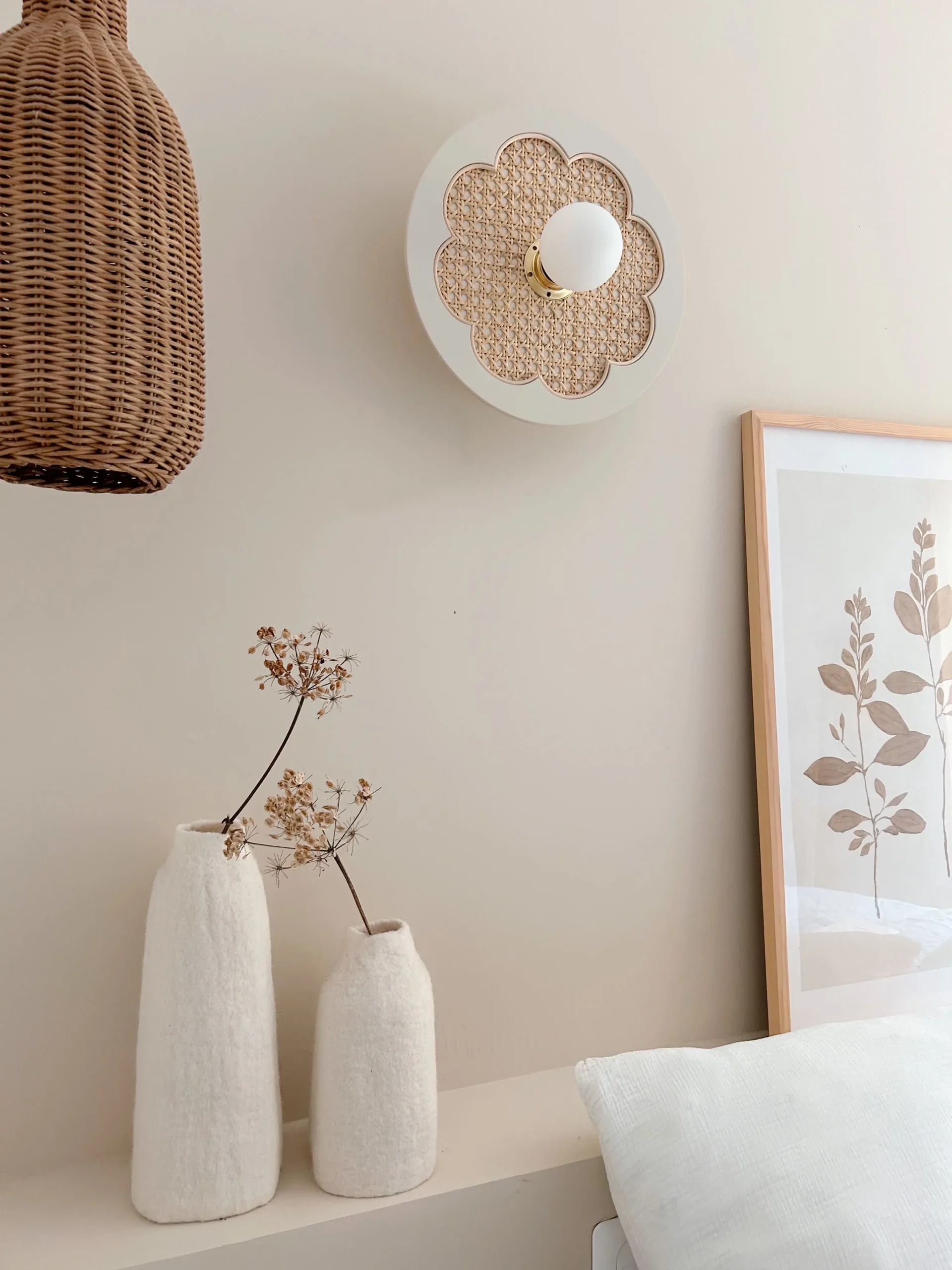 applique murale artisanale fleur cannage bois rotin