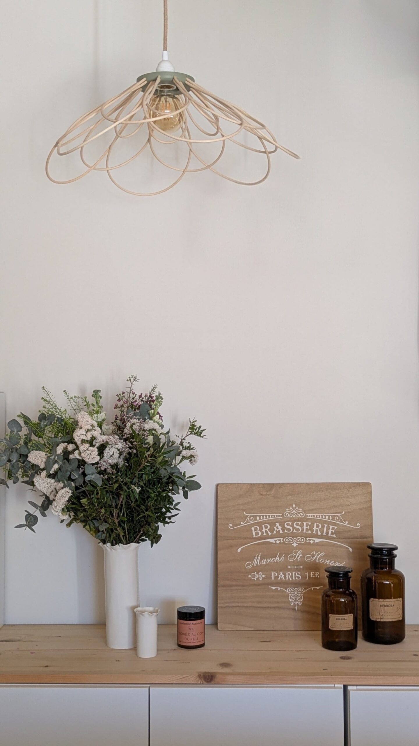 suspension artisanale rotin fleur